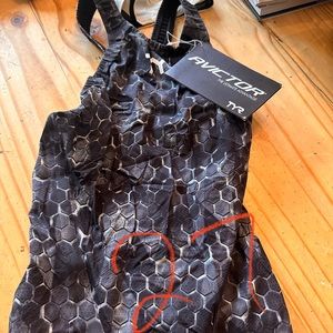 Brand new only tried on never worn in water  size 27 tyr avictor closed back